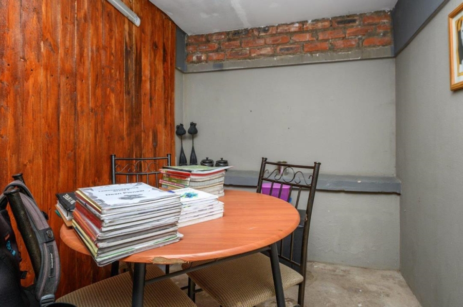 5 Bedroom Property for Sale in Van Riebeeck Hoogte Eastern Cape